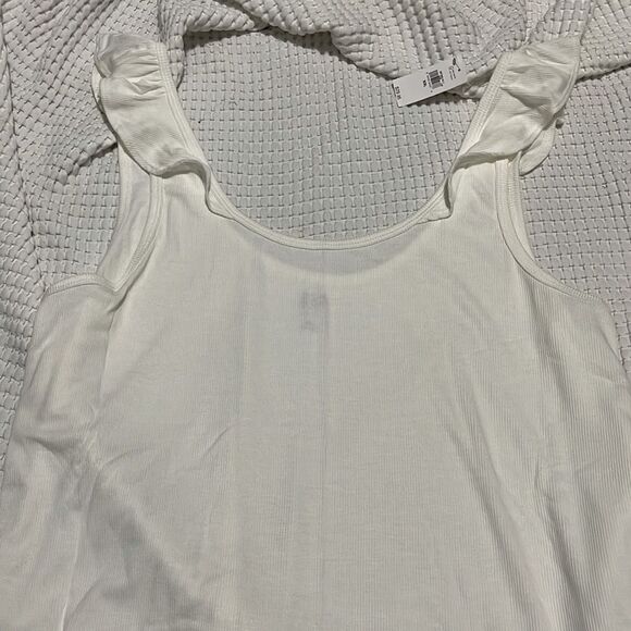 NWT- GAP- XXL. Flutter Sleeve Tank - Picture 3 of 8